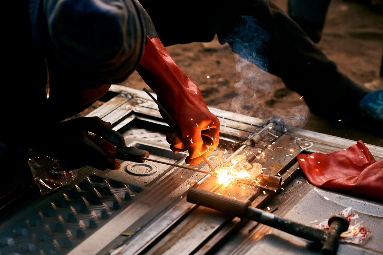 KP-2060 Gantry-Type Plasma Cutter